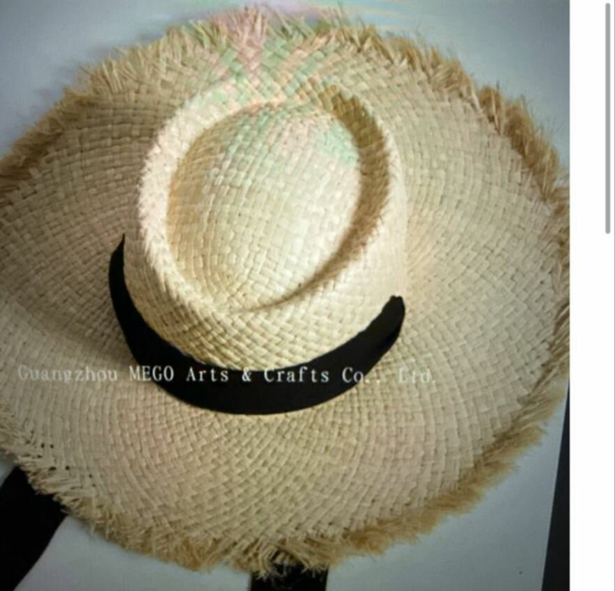 Натуральная соломенная шляпа. Лёгкая, комфортная.