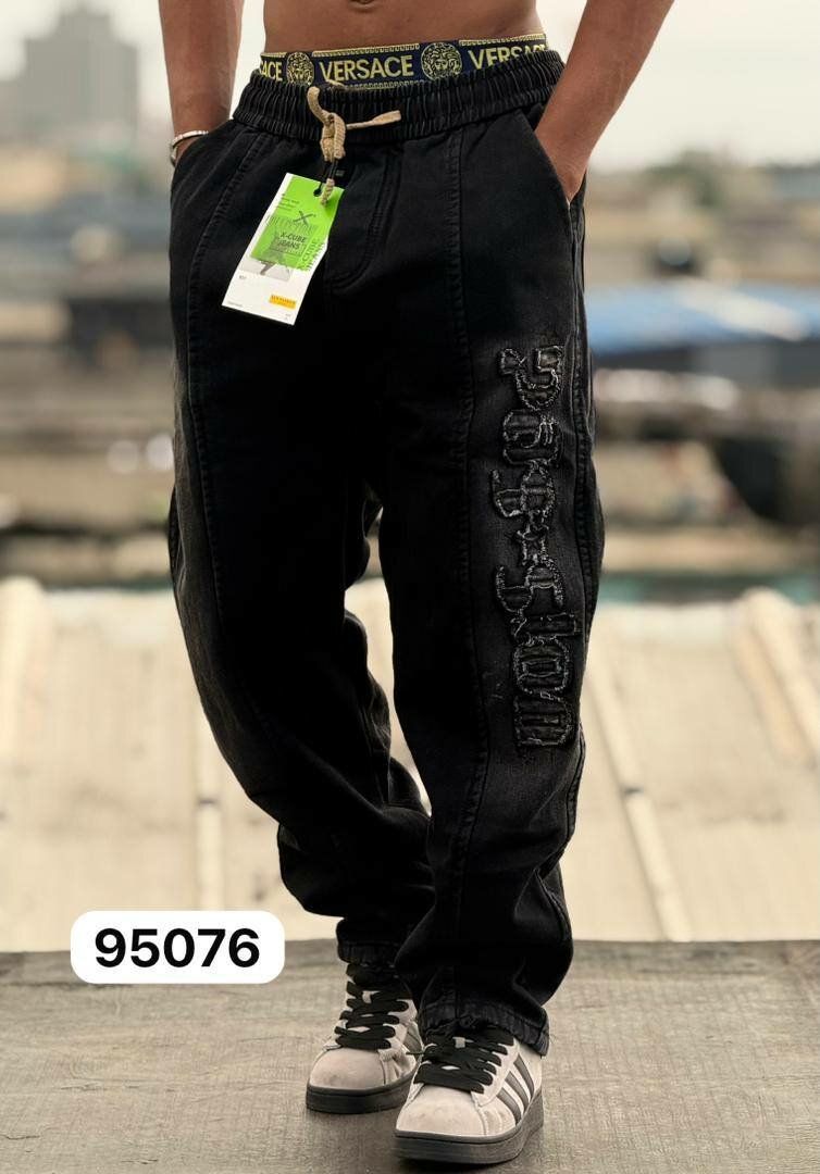 Jean cargo noir homme moderne