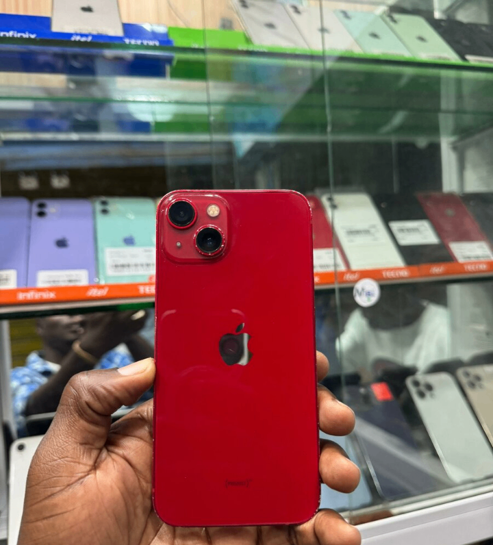 iPhone 13 Rouge Étincelant