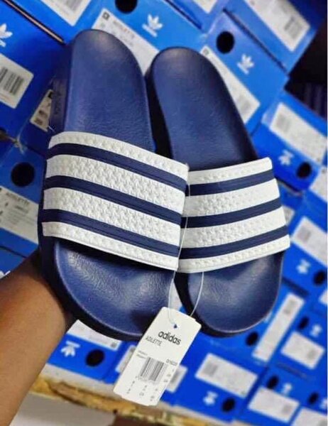 Claquettes bleues légères unisexes
