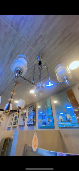 Suspension moderne en verre et métal