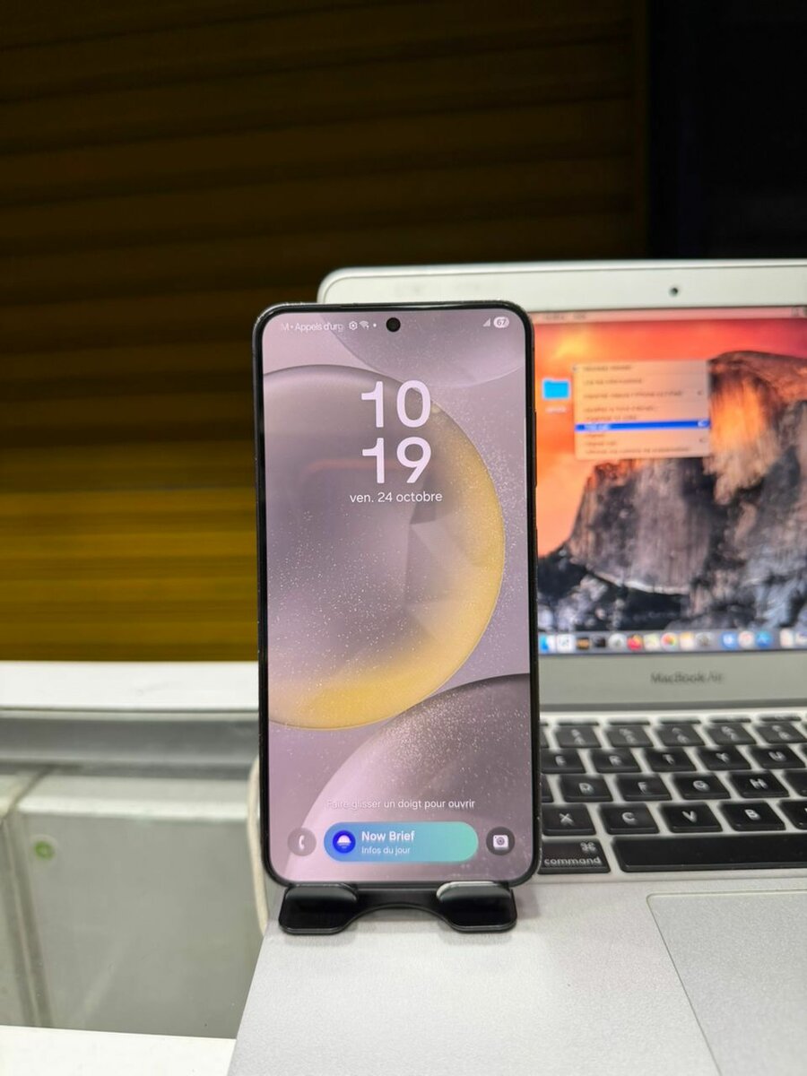 Samsung Galaxy S24 128/8 giga