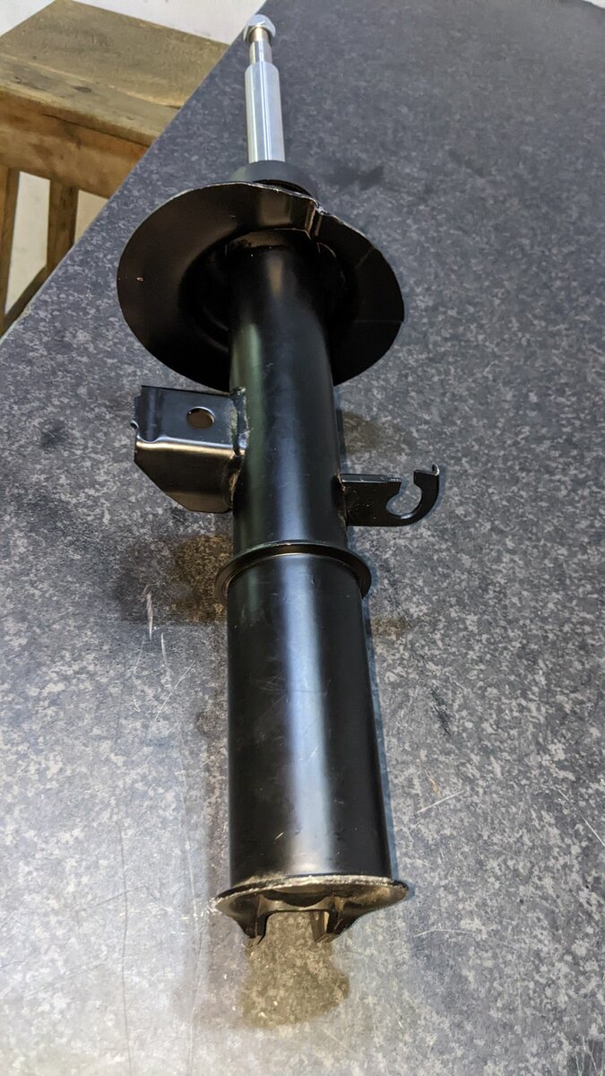 Front Shocks Absobers For BMW X5 E53i 2010