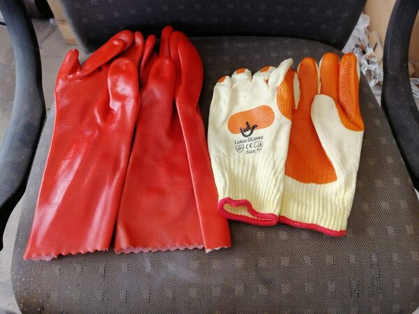 Cotton Gloves to protect the hands