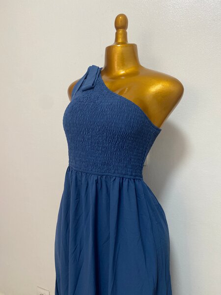 Robe asymétrique bleue chic
