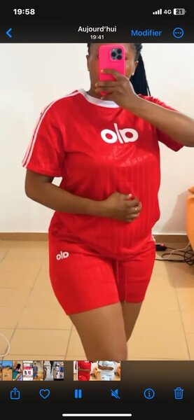 Ensemble de sport rouge élégant