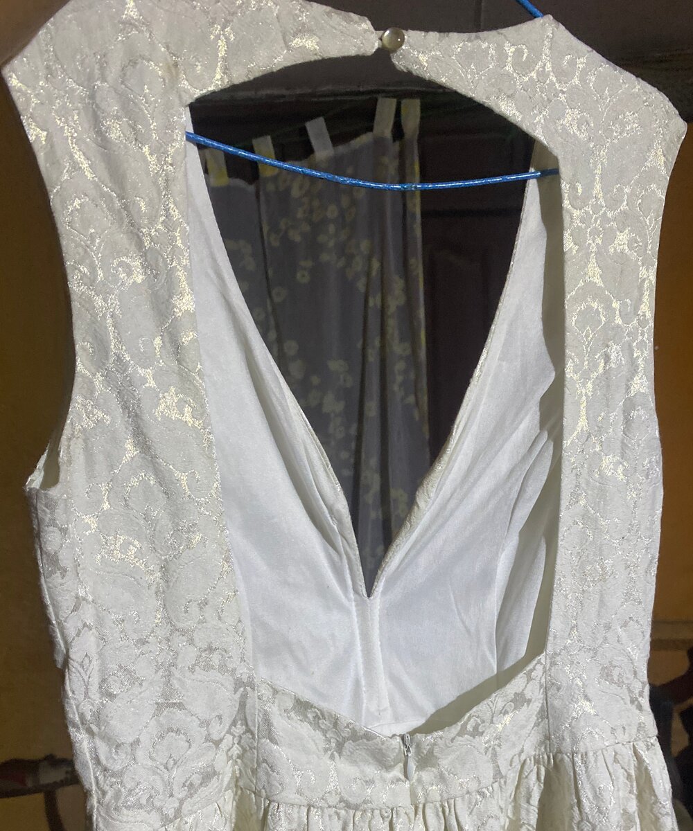 Robe blanche imprimée fleur