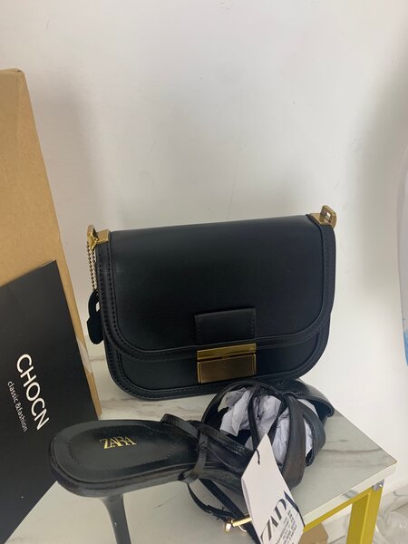 Sac bandoulière noir élégant