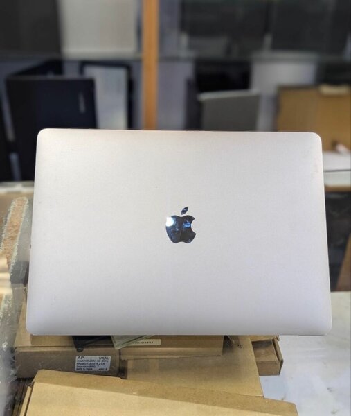 MacBook Pro [FVFVT6EHV29, 2017 Model ] Preowned From USA