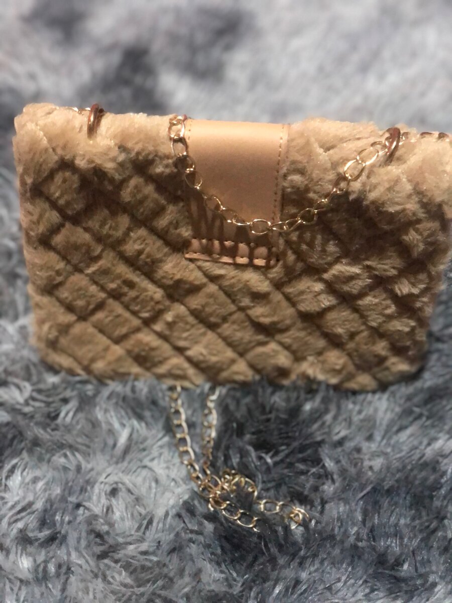 Ladies fluffy handbag