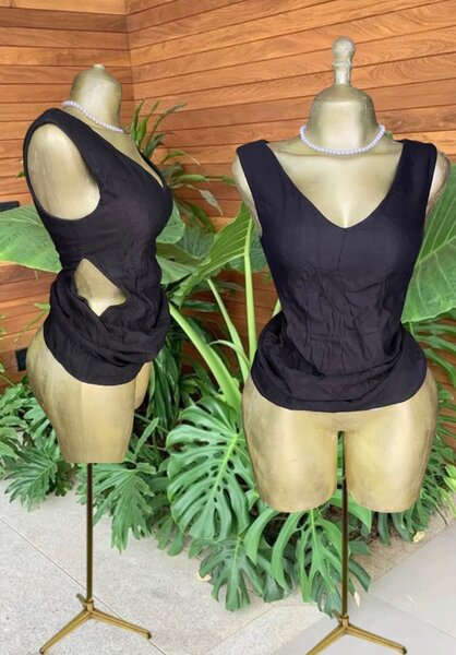 Robe courte  sans manches