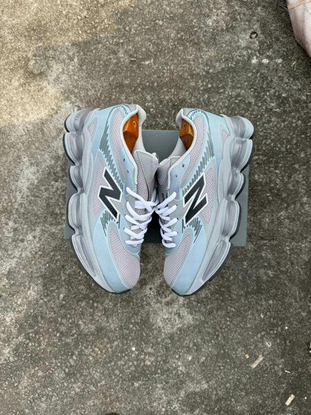 Baskets New Balance 2000