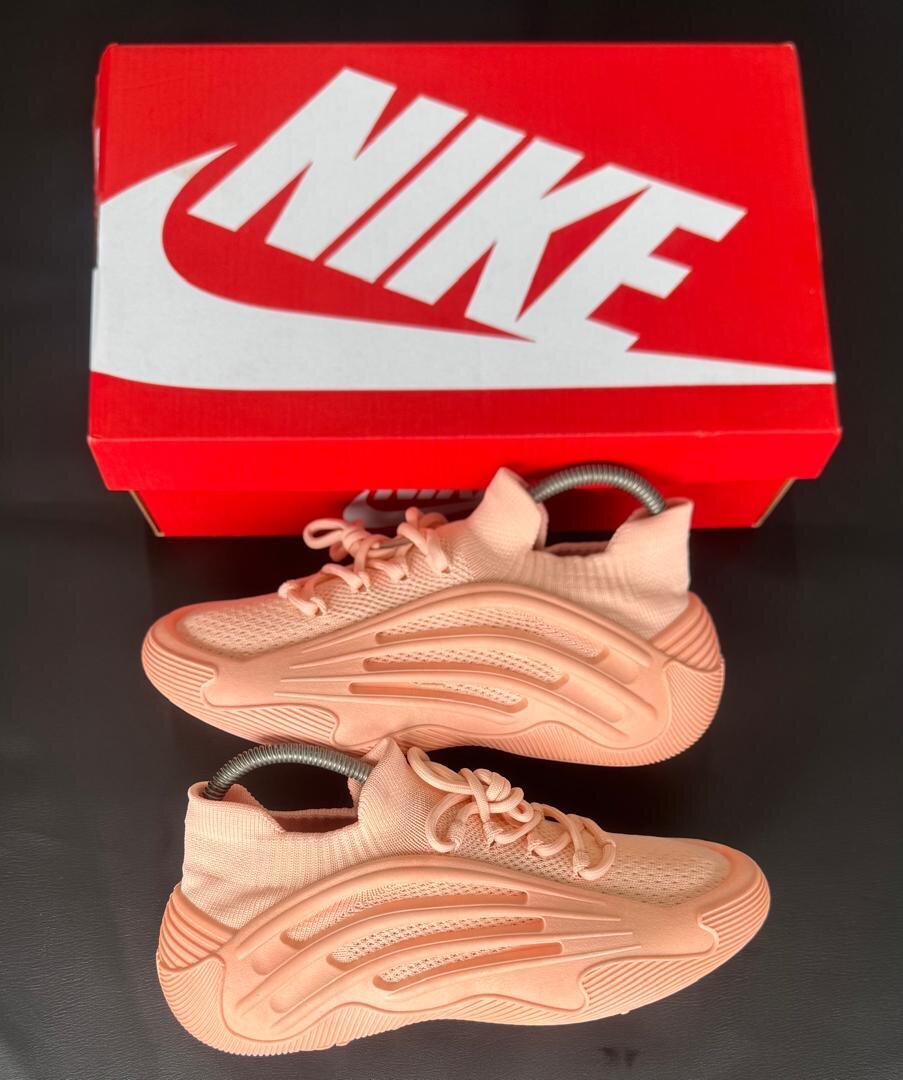 Nike Baskets Futuristes