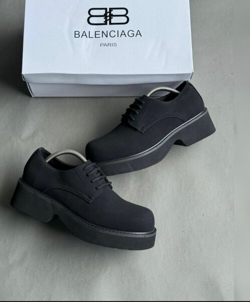 Chaussures Balenciaga Noir Élégant