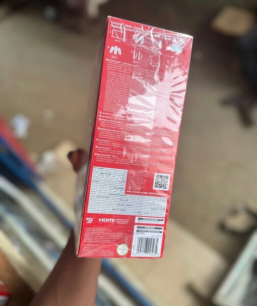 Nintendo Switch OLED Neuve avec Accessoires en promo