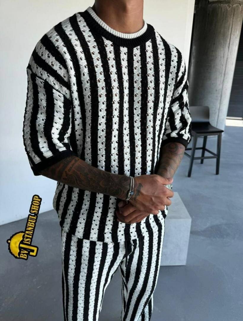 Ensemble de vêtements rayé