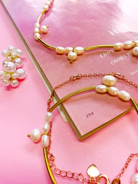 Комплект из чокера браслета ,