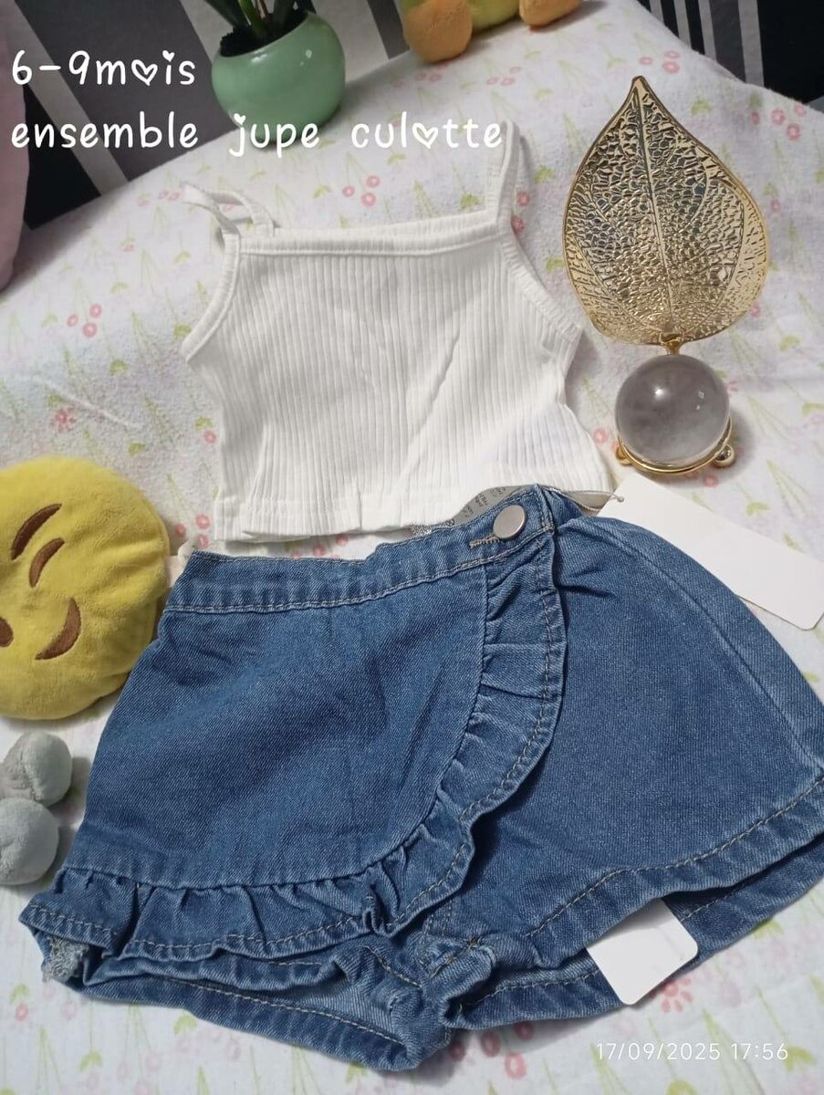 Ensemble bébé jupe-culotte