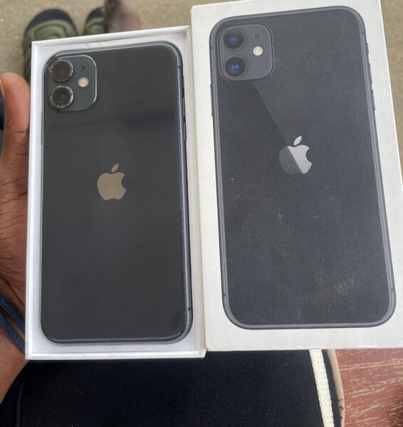 iPhone 11 Noir (64 Go)