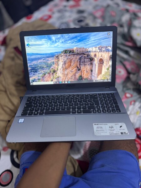 Ordinateur Portable ASUS Moderne