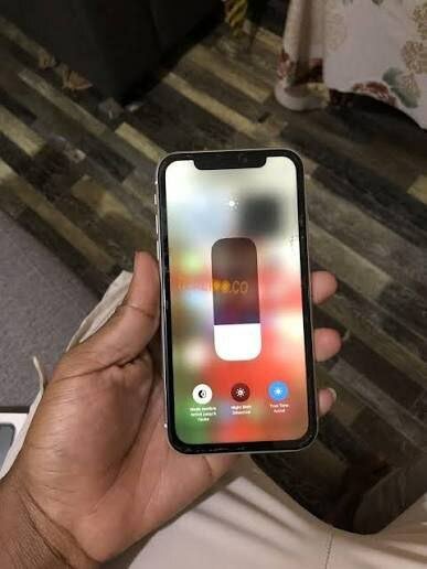 iPhone XR Blanc 64GB Débloqué