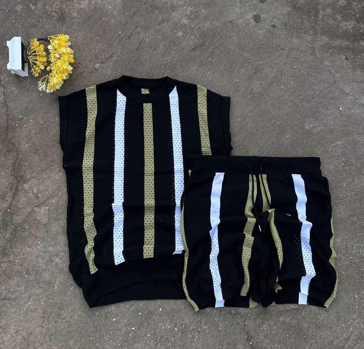 Ensemble Sportif Rayé à Manches Courtes