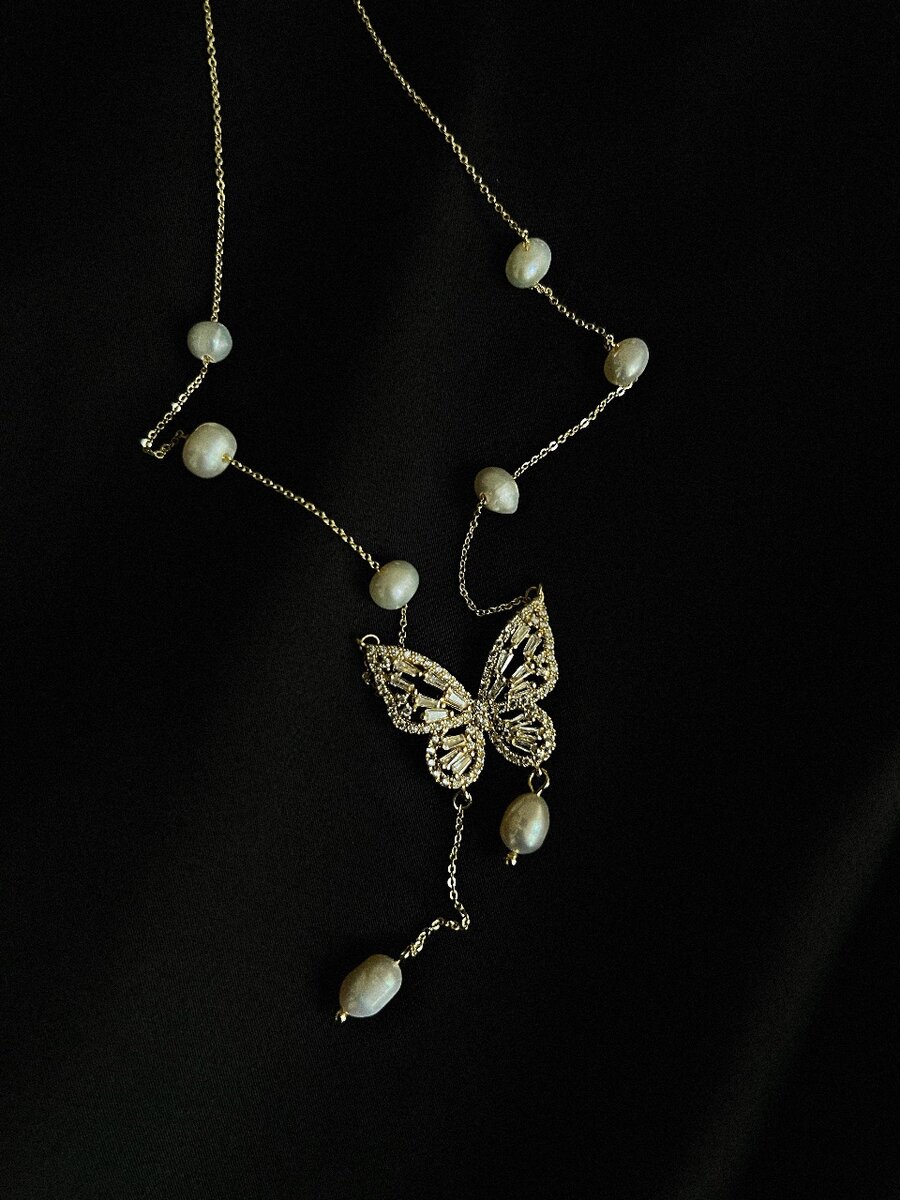 Золотой кулон с бабочкой