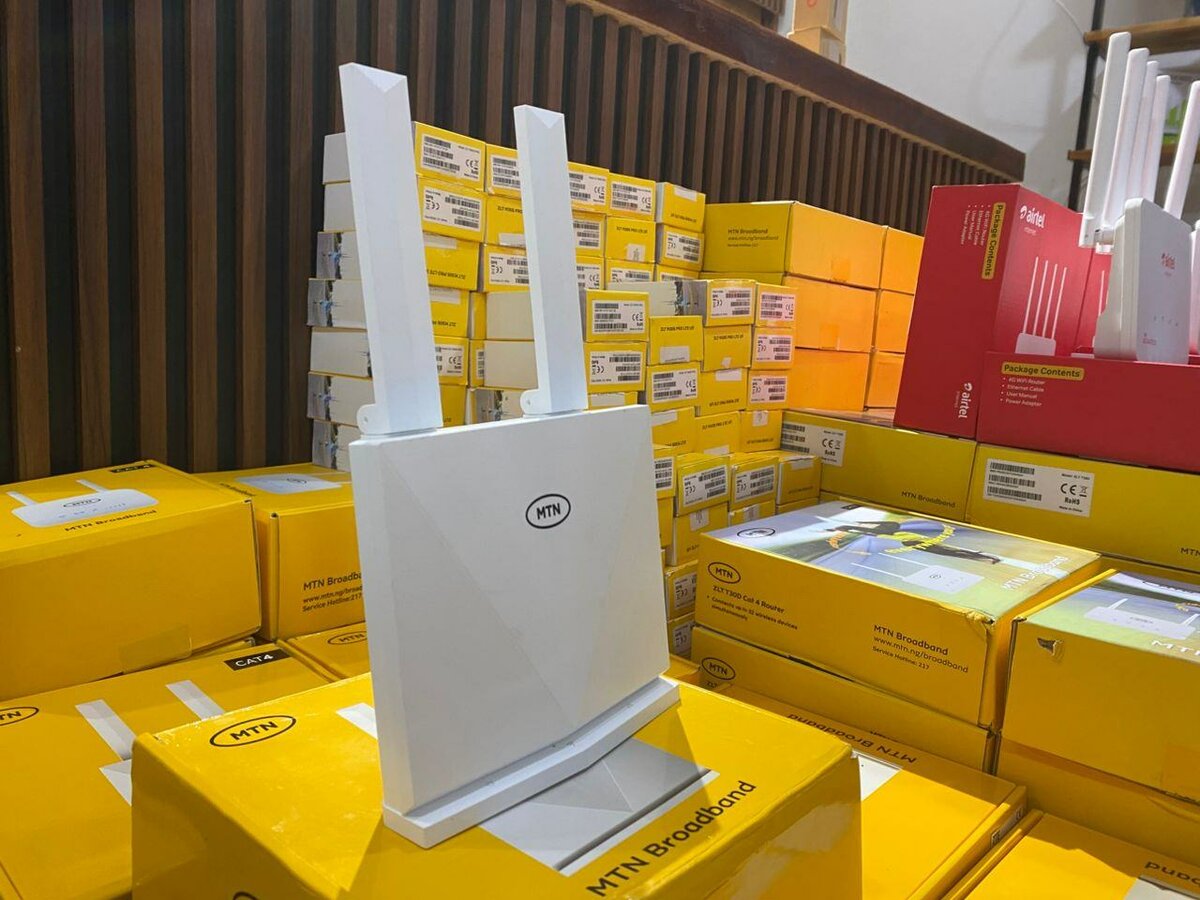 4G All Sim Router + Battery