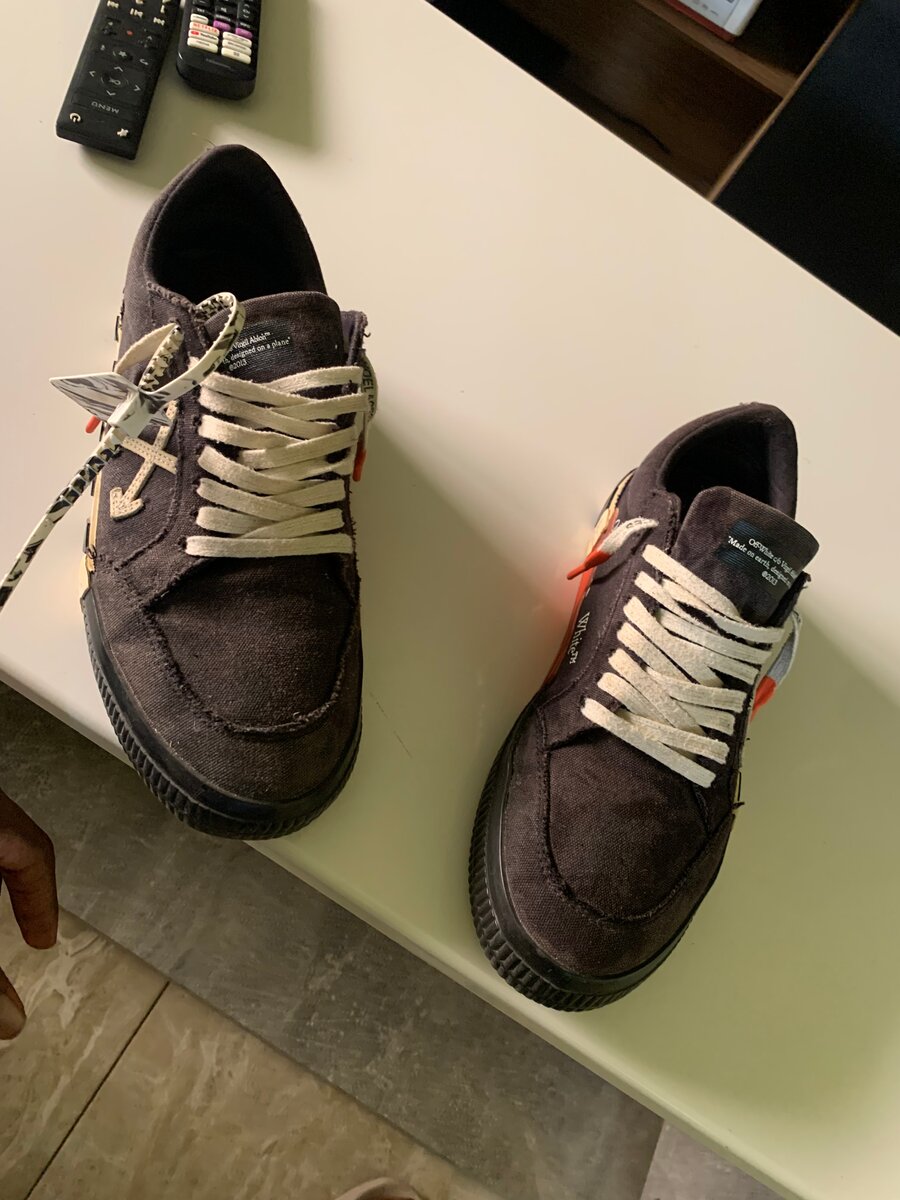 off white vulcanized low black