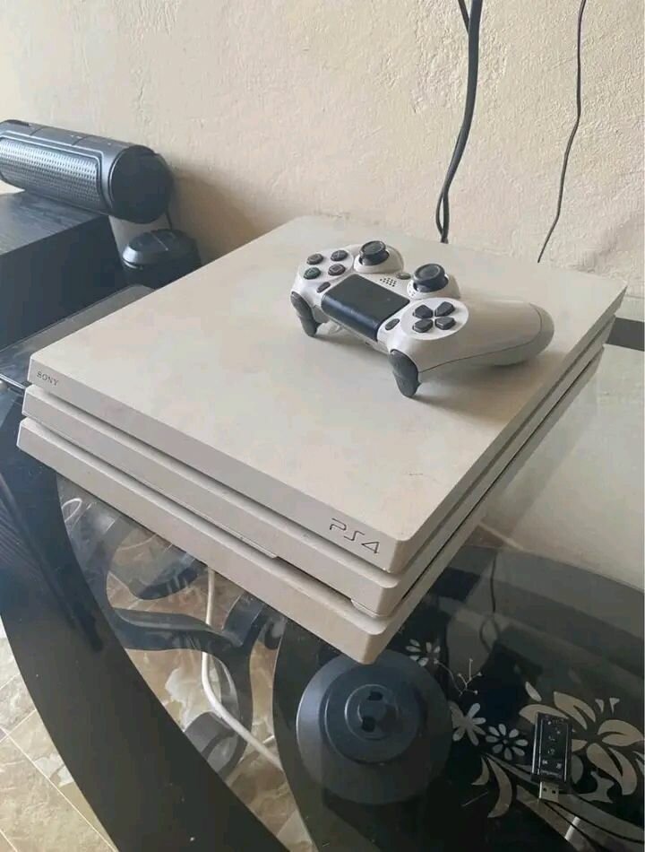 Manette PS4 blanche