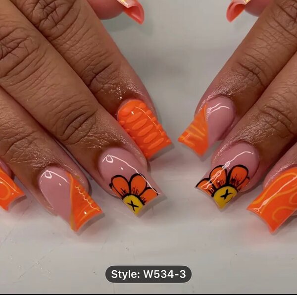 Ongles Pressés Floraux Orange