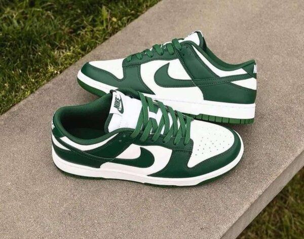 Nike low dunks