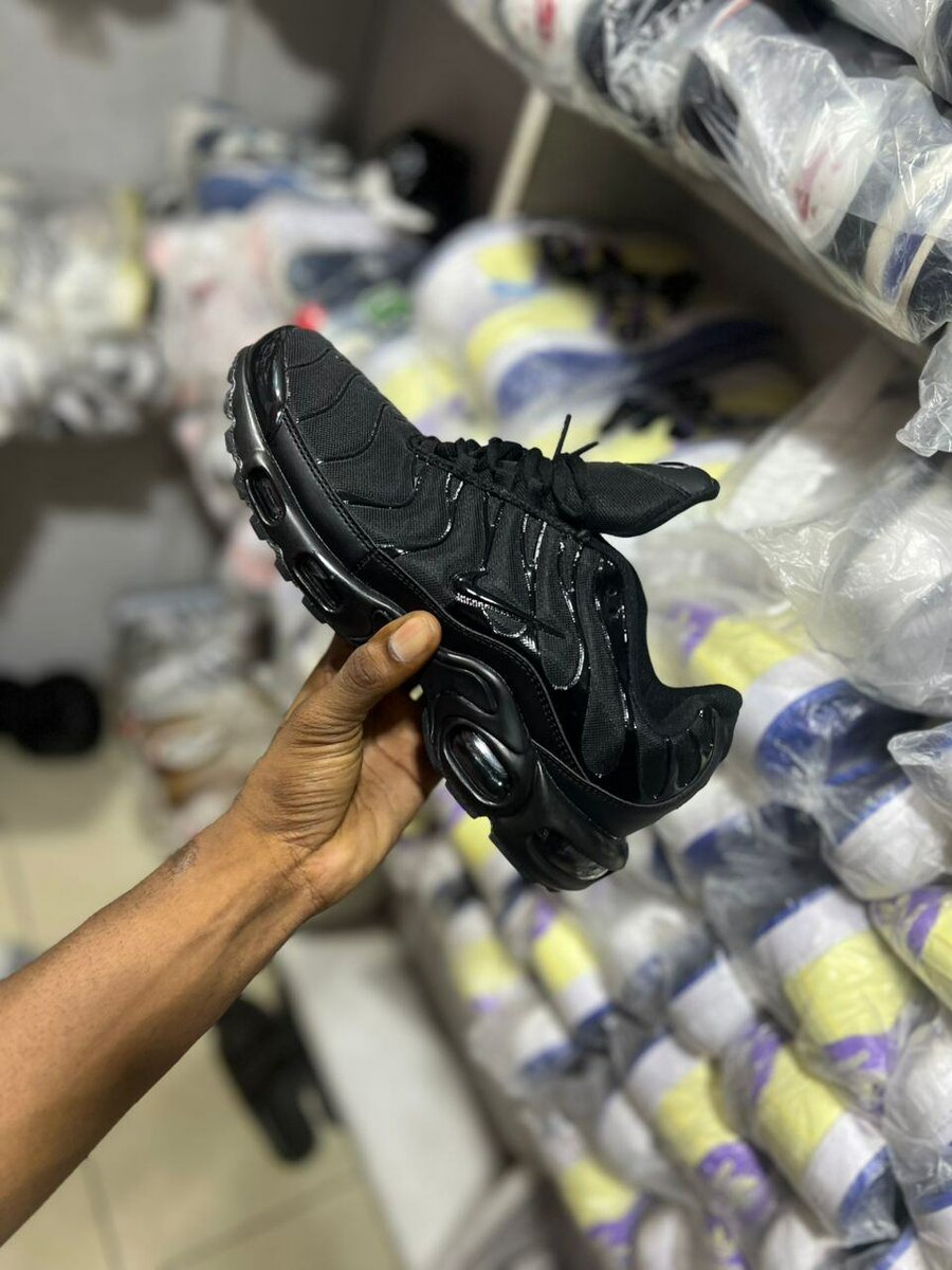 Nike Air Max Plus TN Noires