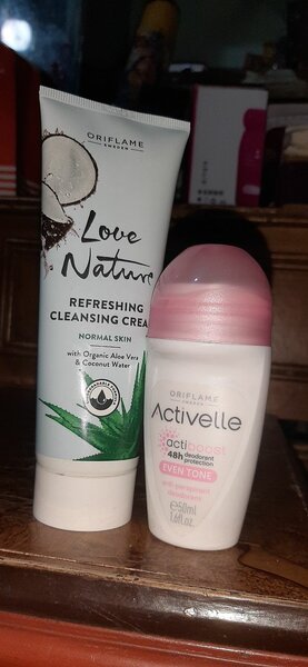Cleansing cream and deodorant