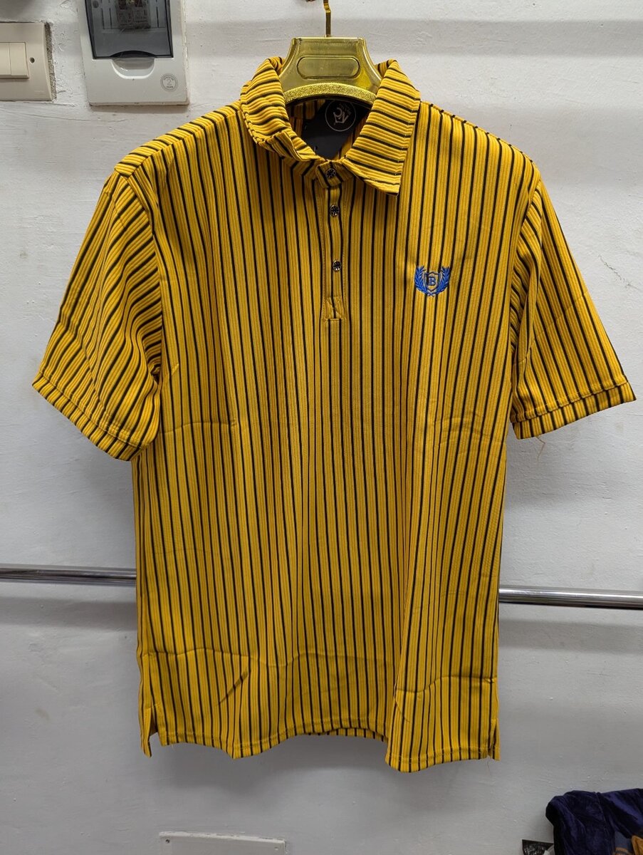 Polo rayé en coton confortable