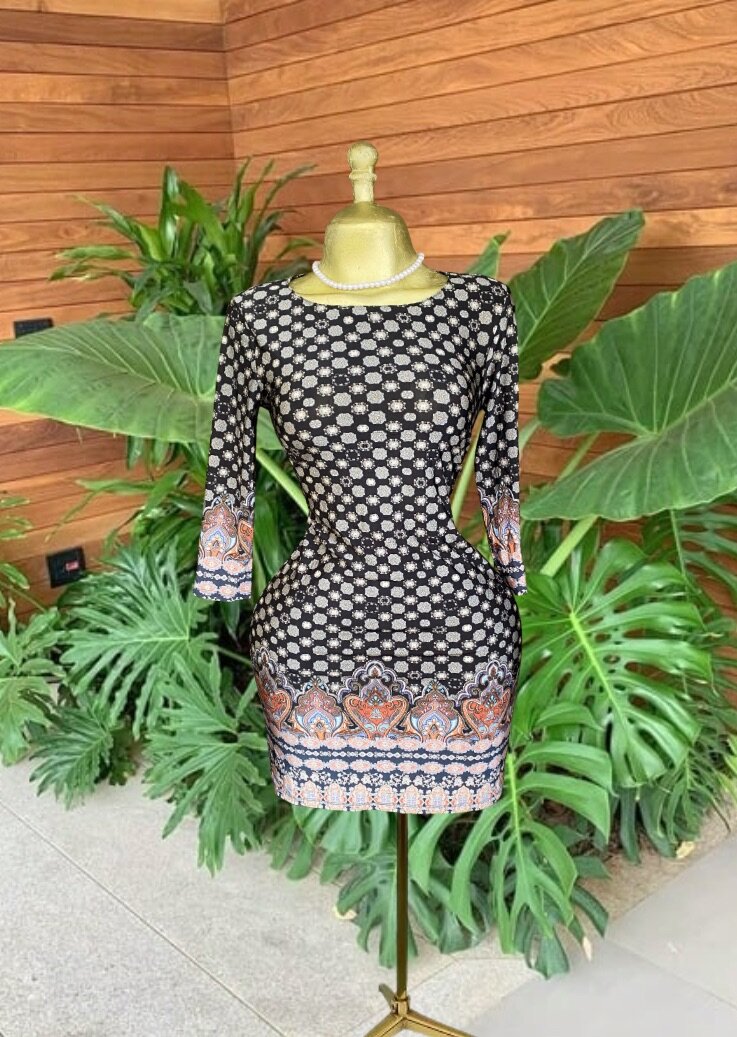 Robe moulante à motifs élégante