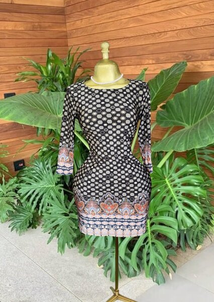 Robe moulante à motifs élégante