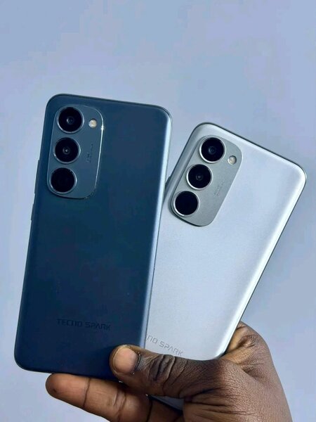 Tecno Spark Téléphones