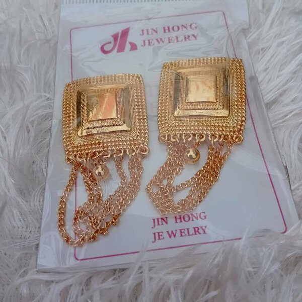 Boucles d'oreilles dorées élégantes