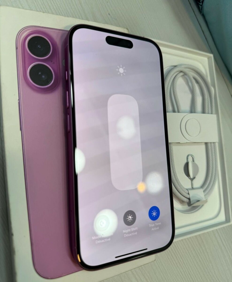 iPhone 16 Casi neuf très propre