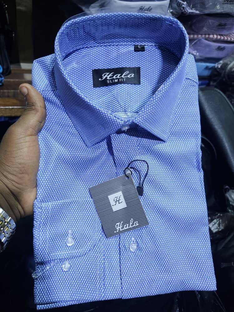 Chemise élégante à carreaux pour homme