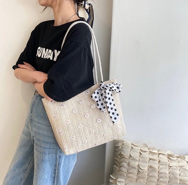 Sac en paille avec nœud pois