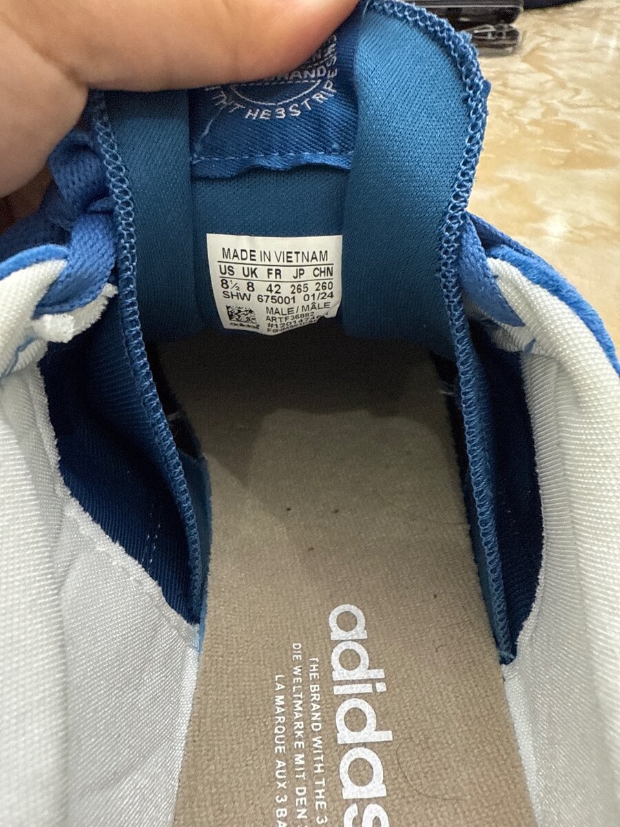 Адидас кроссовки