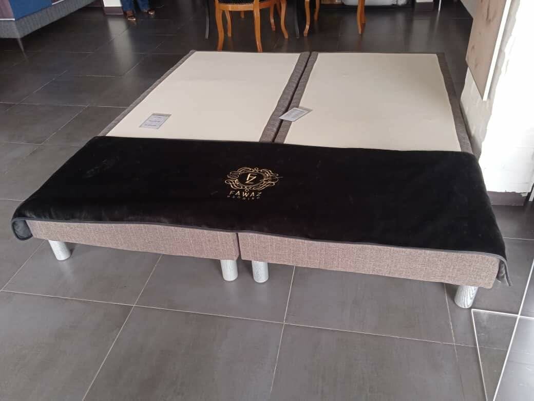 Lit double avec sommier intégré