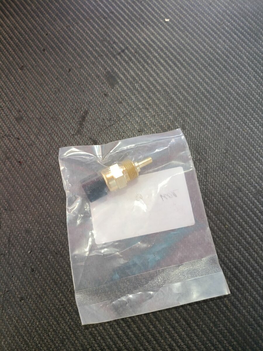 Датчик температуры двигателя