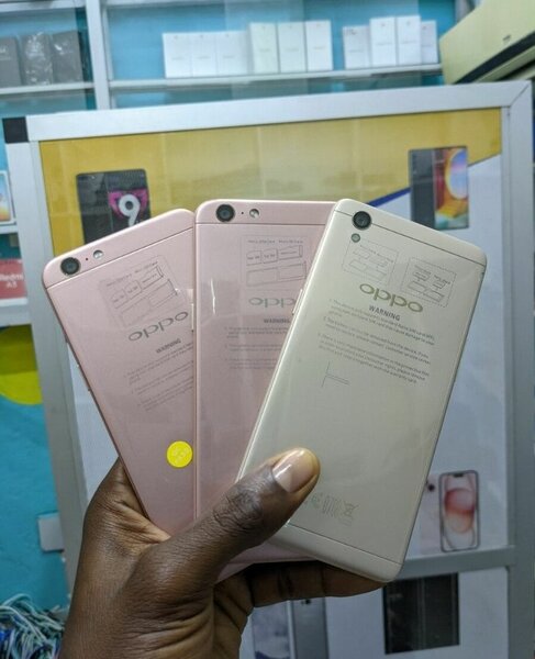 Smartphone OPPO A57