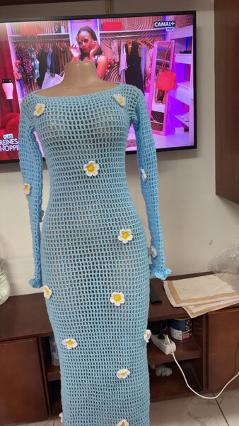 Robe crochet bleue à fleurs
