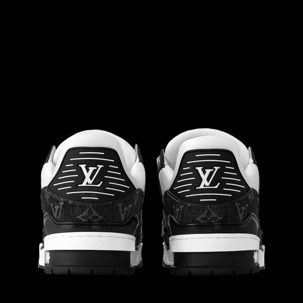 Baskets noires et blanches tendance