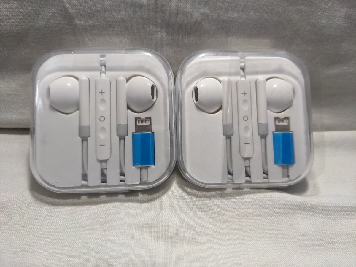 Apple lightning headsets