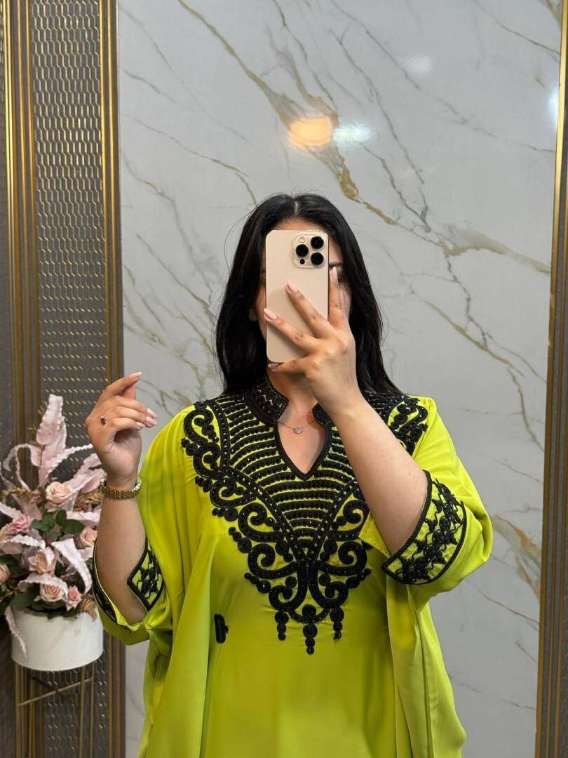 Robe Kaftan Élégante en Satin